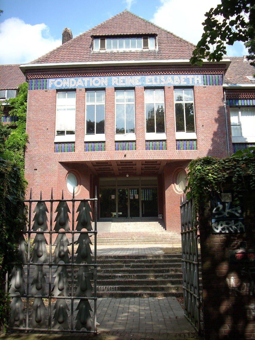 Fondation%20Reine%20Elisabeth%2C%20Hopital%20Brugmann%2C%20Brussels%20-%2001.JPG